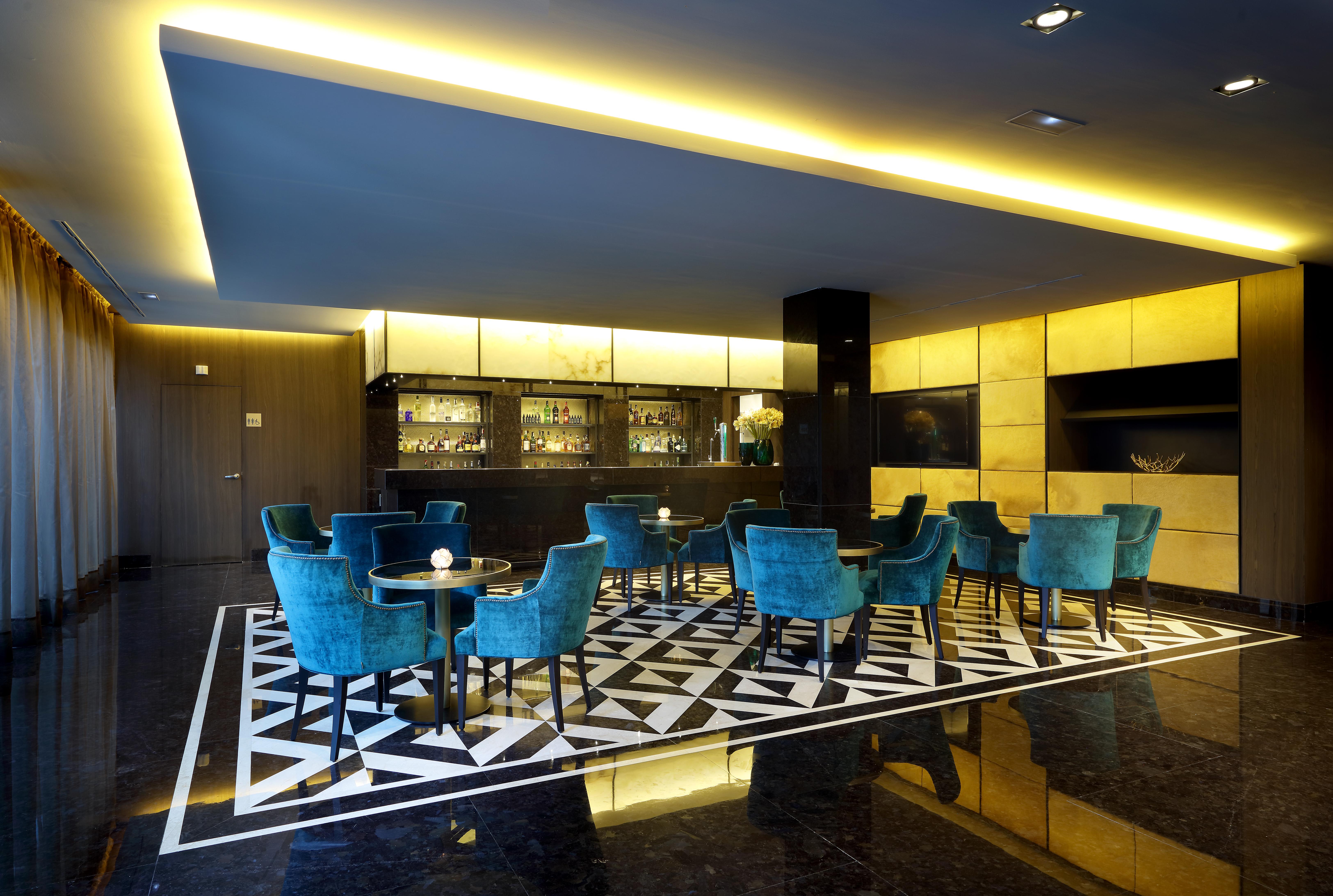 Aurea Washington Irving By Eurostars Hotel Company Granada Kültér fotó The bar at the 1001 lounge