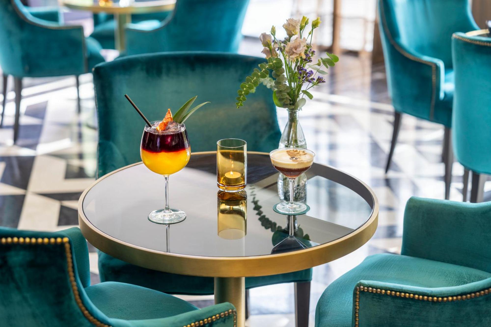 Aurea Washington Irving By Eurostars Hotel Company Granada Kültér fotó The Lounge at London Heathrow Airport